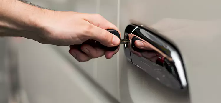 Why Choose Our Auto Locksmith Team in Country Club, FL?